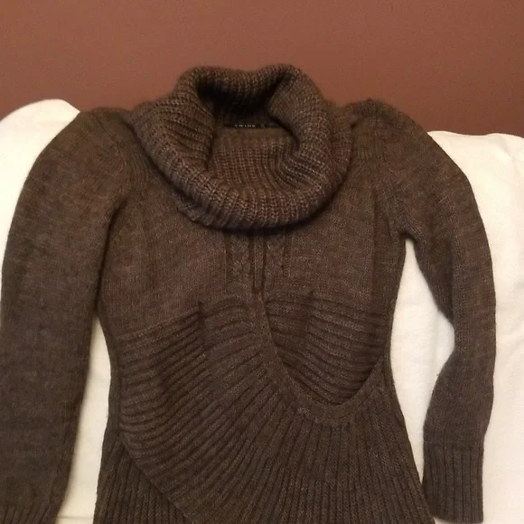 Sweater - Picture 1 of 3